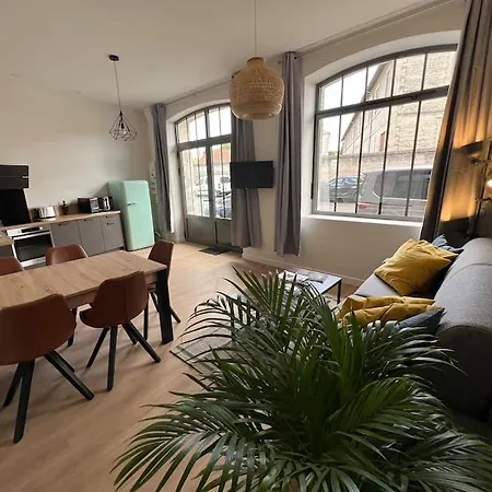 شقة Centre-ville * Rdc * Clim * Wifi * De Gamme * *